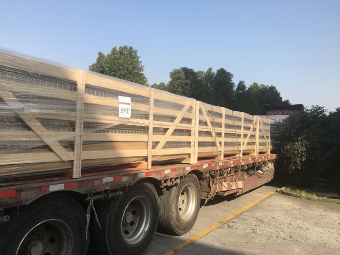 輸送設(shè)備冷凍網(wǎng)帶正在出貨的過(guò)程描述